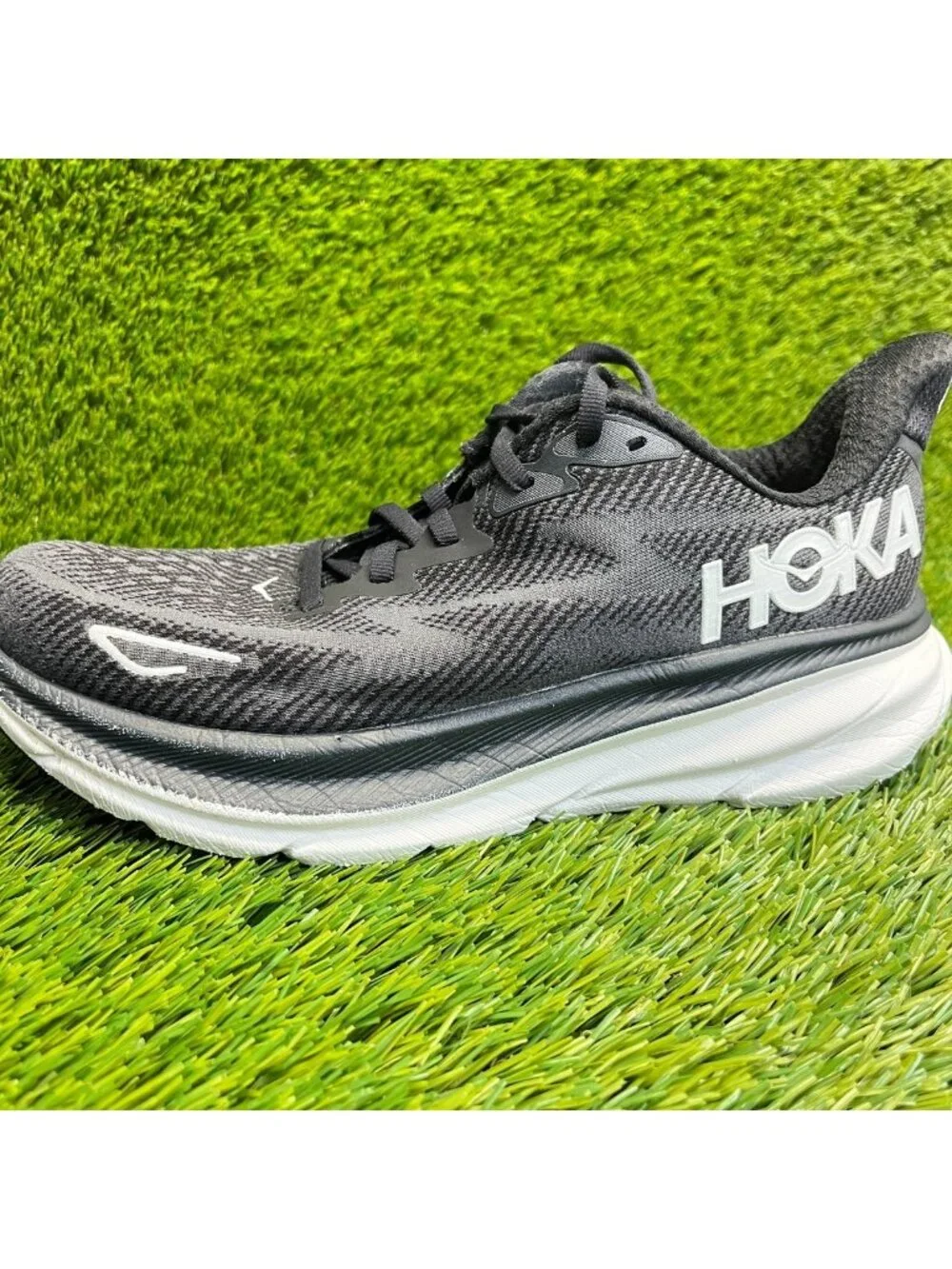 Hoka One One Clifton 9 Womens Size 8 Black White Athletic Running Shoes Sneakers
